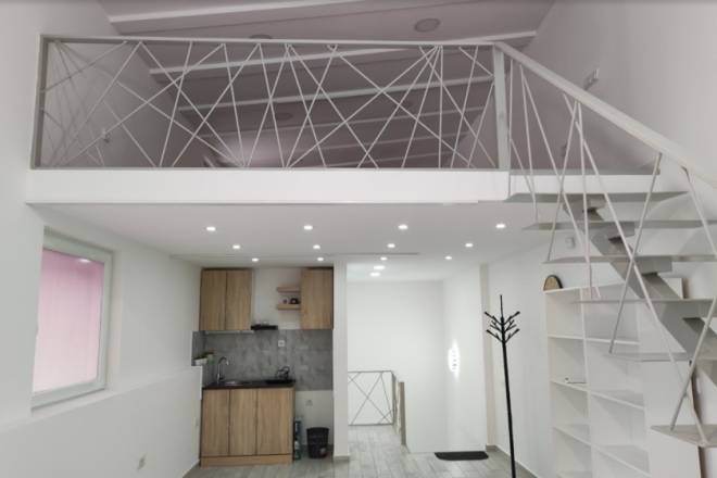 Dupleks stan sa galerijom kod Botaničke bašte 59m2 2