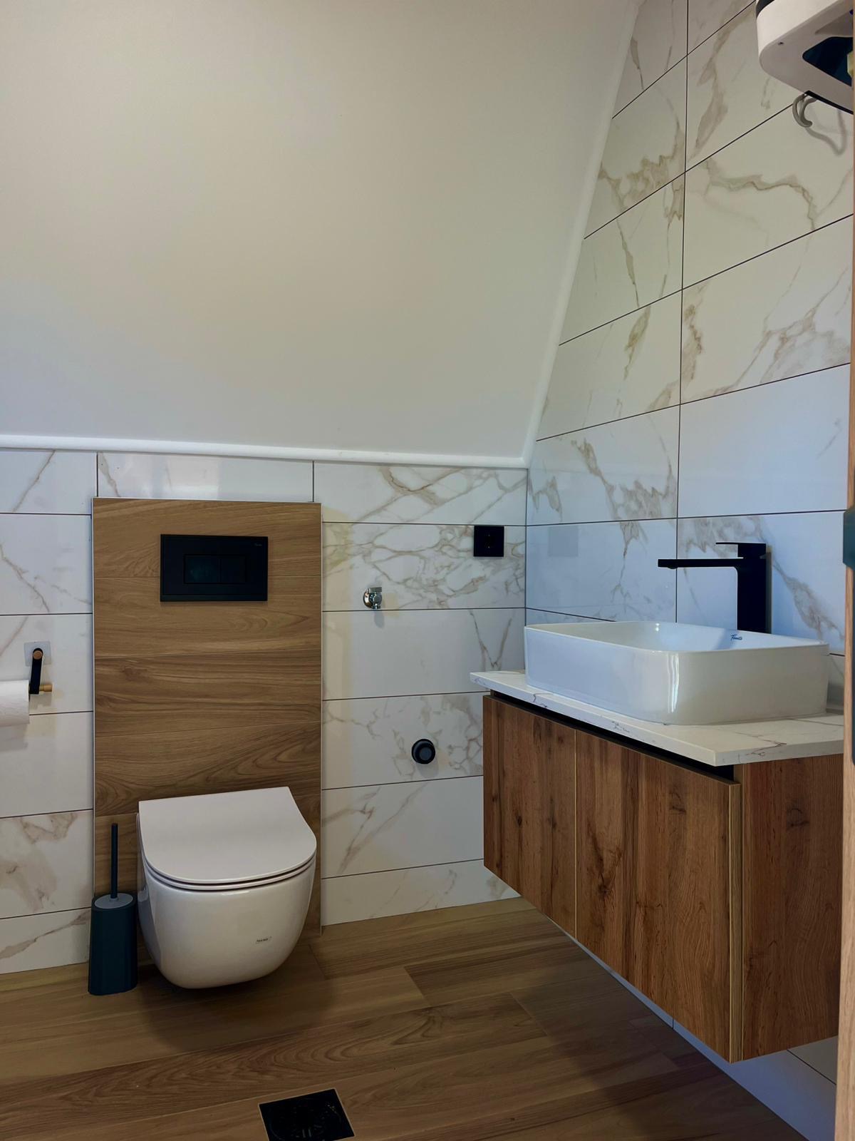 Na prodaju 2 A Frame kuce sa bazenima 4