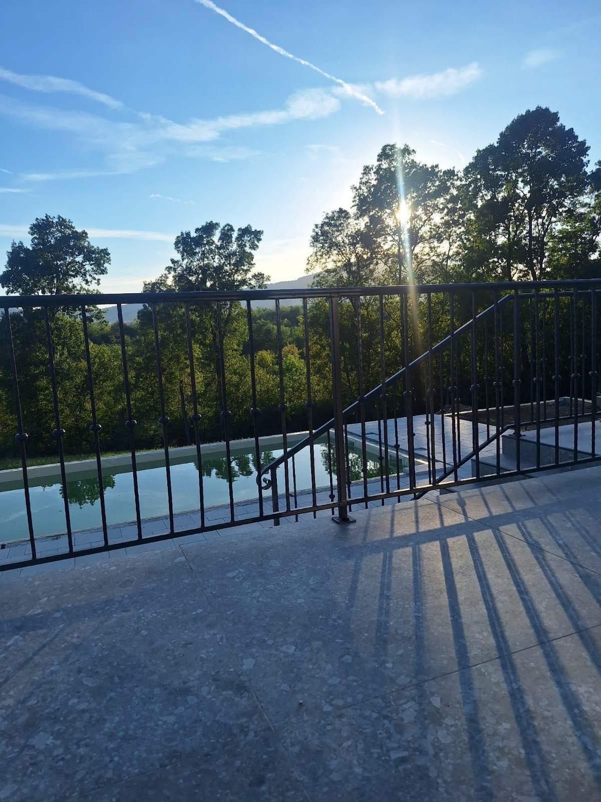 Na prodaju 2 A Frame kuce sa bazenima 5