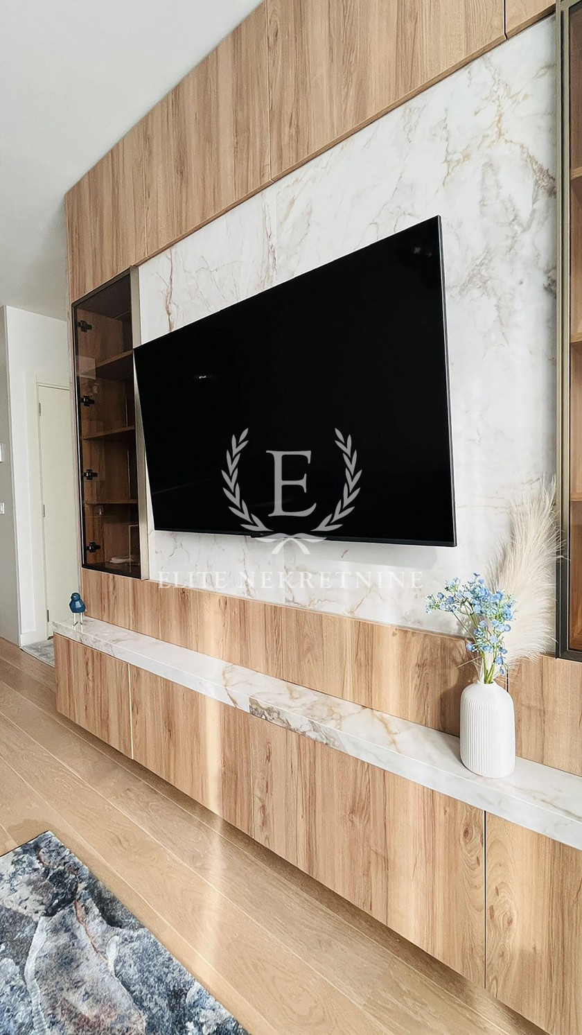 Nov lux trosoban stan Beograd na vodi  garaza  prvo izdavanje 2