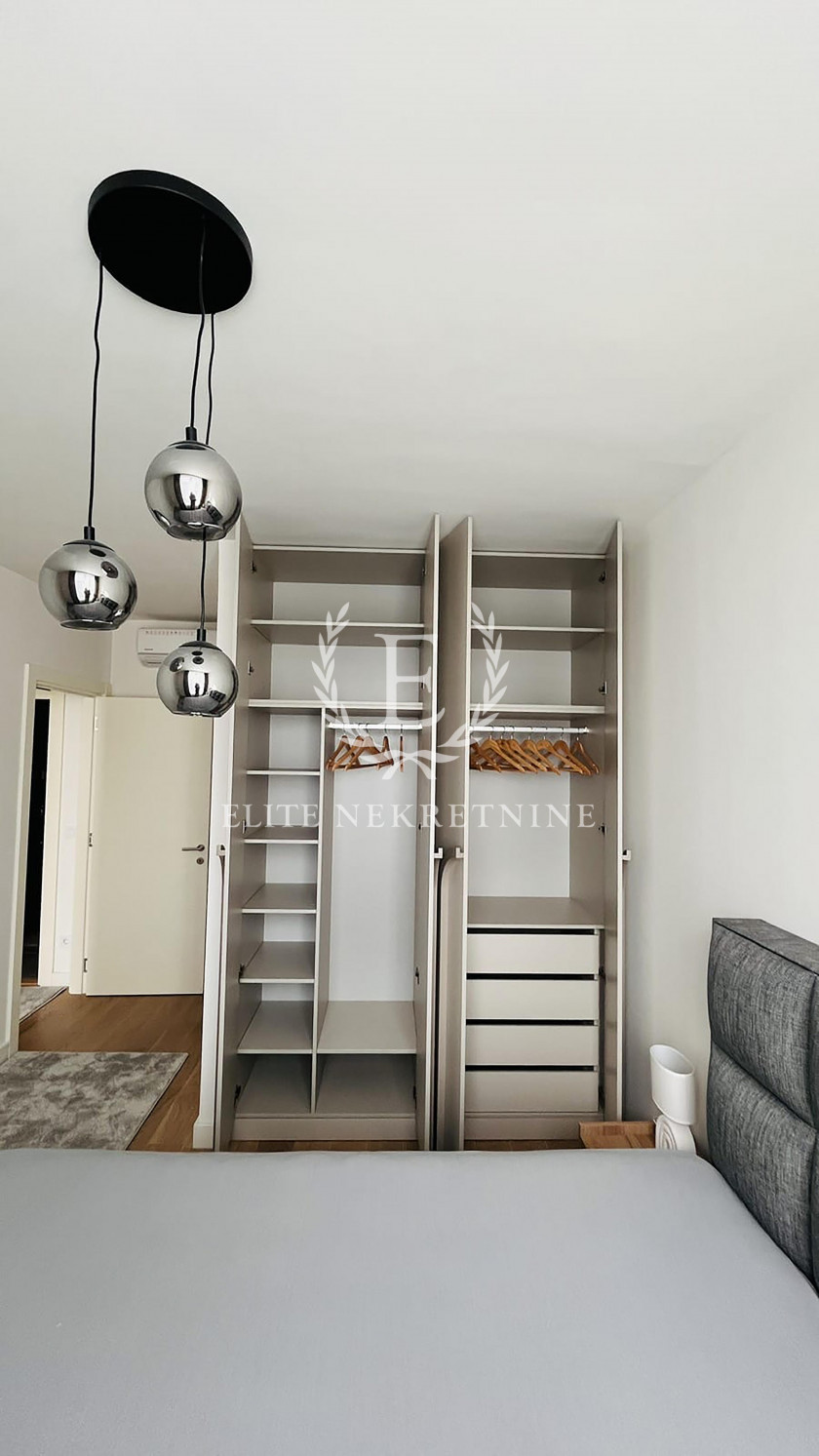 Nov lux trosoban stan Beograd na vodi  garaza  prvo izdavanje 5