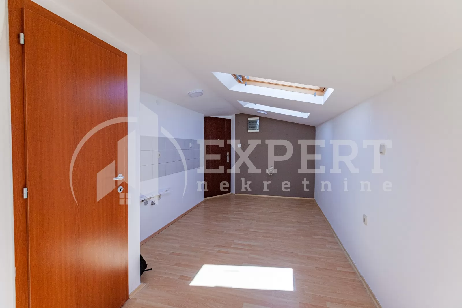 Dvosoban stan, 68 m2, Centar, Cara Dušana ID: p-05517 1