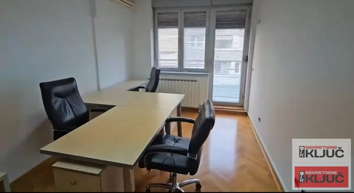 SPENS IZDAJE SE OPREMLJEN KANCELARIJSKI PROSTOR 3