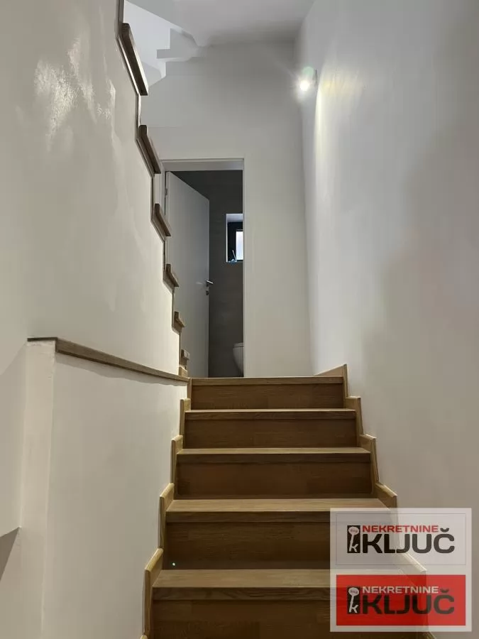 SREMSKA KAMENICA IZDAJE SE KUĆA ZA POSLOVNO-STAMBENE DELATNOST 18