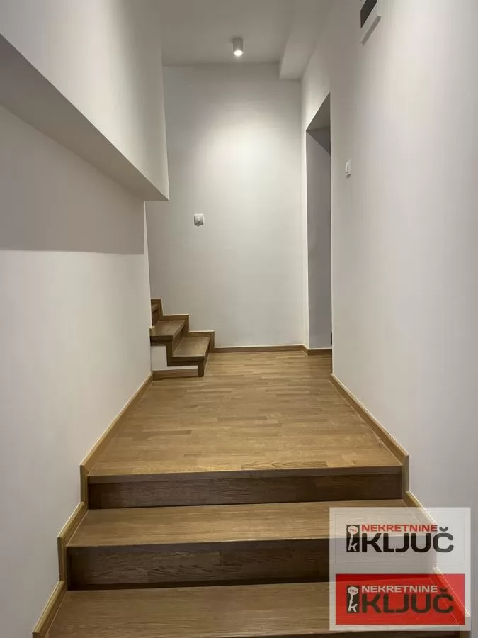 SREMSKA KAMENICA IZDAJE SE KUĆA ZA POSLOVNO-STAMBENE DELATNOST 20