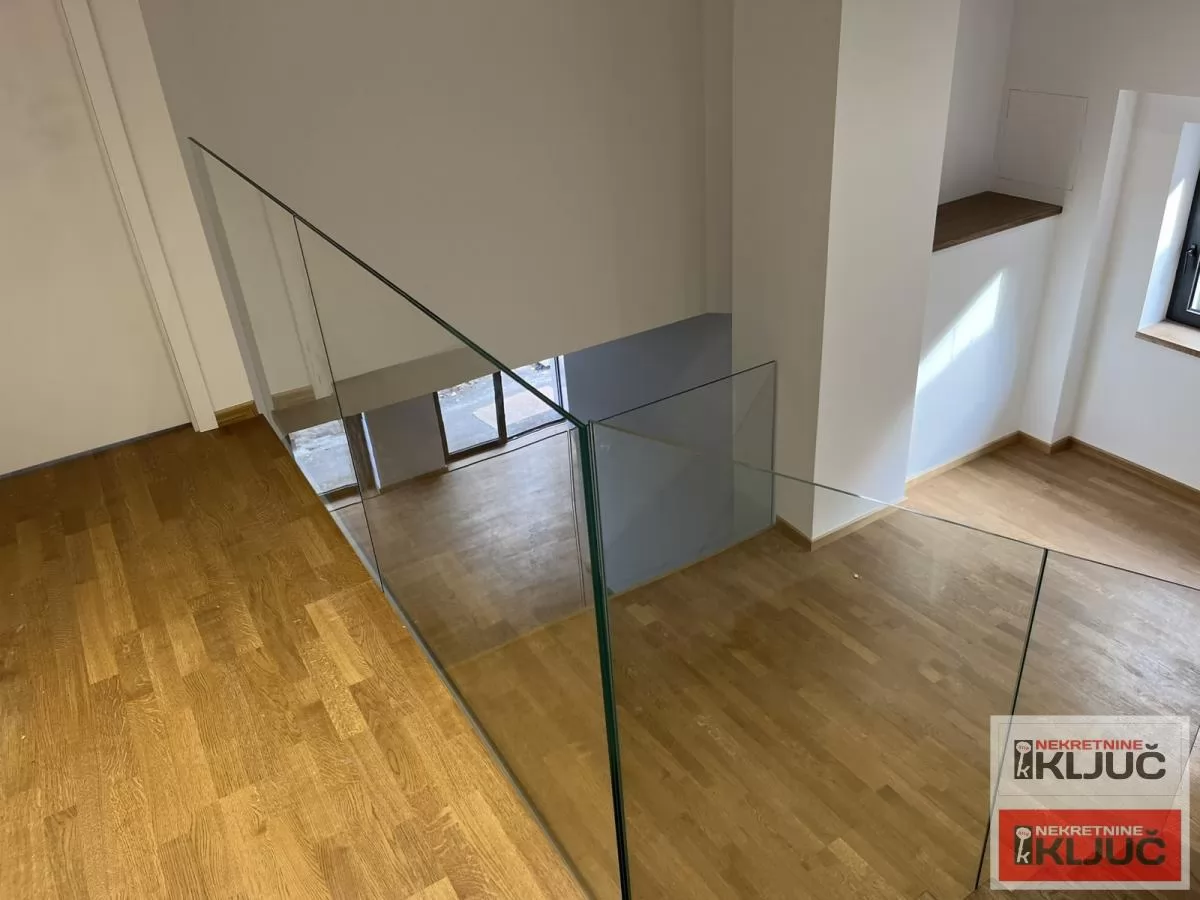 SREMSKA KAMENICA IZDAJE SE KUĆA ZA POSLOVNO-STAMBENE DELATNOST 28