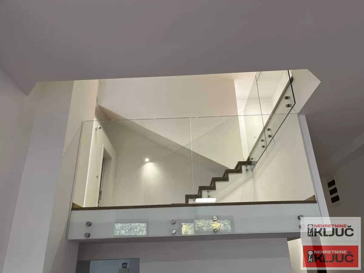 SREMSKA KAMENICA IZDAJE SE KUĆA ZA POSLOVNO-STAMBENE DELATNOST 29