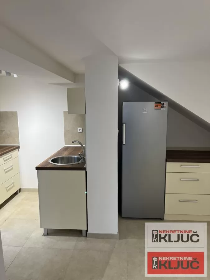 SREMSKA KAMENICA IZDAJE SE KUĆA ZA POSLOVNO-STAMBENE DELATNOST 5