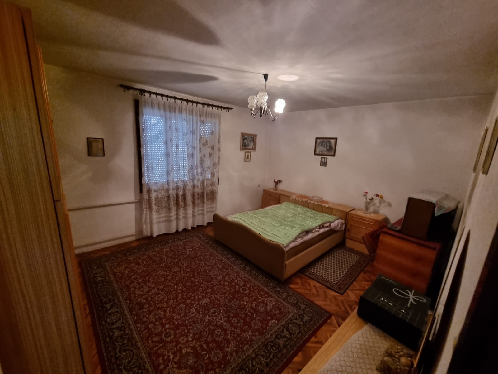 Kuca i pomocni objekti 220m2 plac 11 ari 5