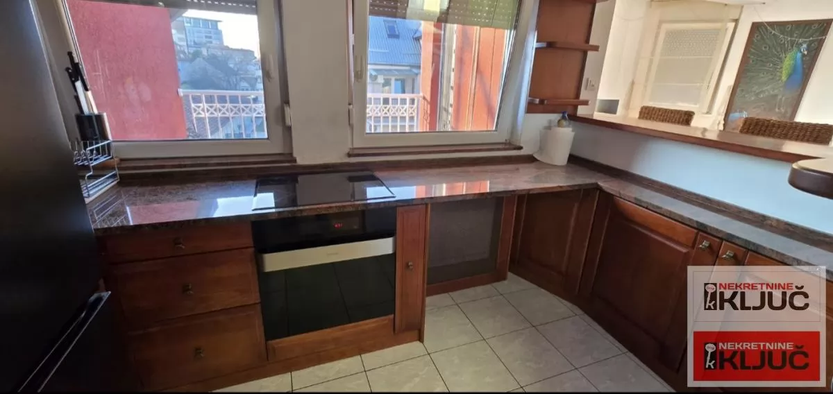 CENTAR IZDAJE SE DVOIPOSOBAN NAMEŠTEN STAN 11