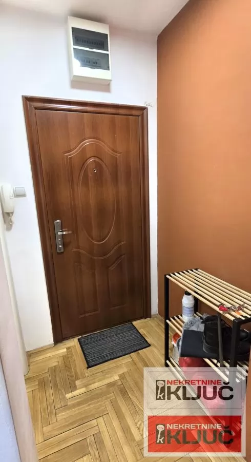 CENTAR IZDAJE SE DVOIPOSOBAN NAMEŠTEN STAN 13