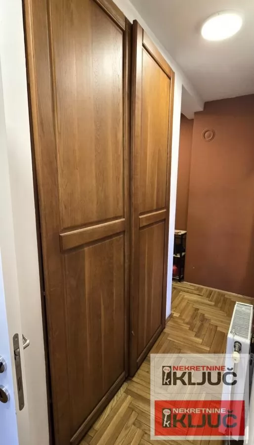 CENTAR IZDAJE SE DVOIPOSOBAN NAMEŠTEN STAN 14