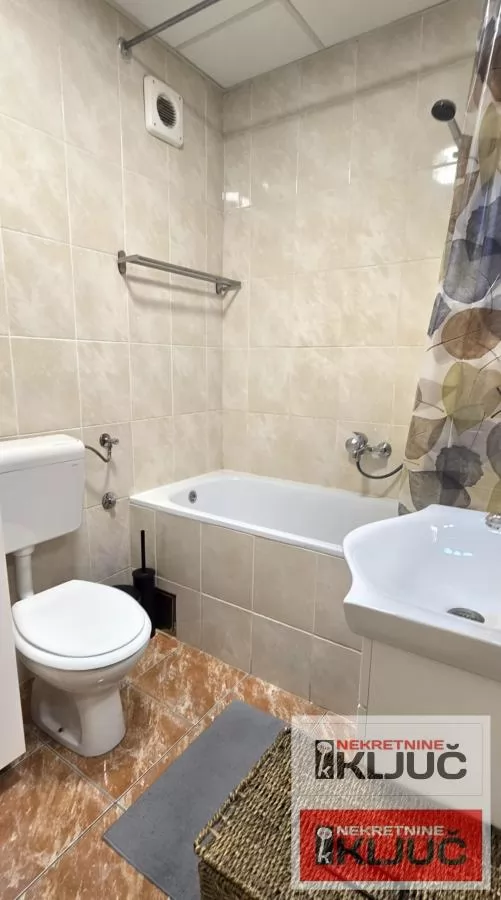 CENTAR IZDAJE SE DVOIPOSOBAN NAMEŠTEN STAN 15