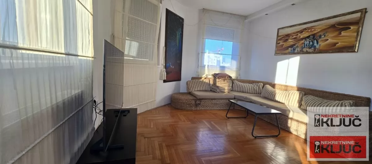 CENTAR IZDAJE SE DVOIPOSOBAN NAMEŠTEN STAN 3