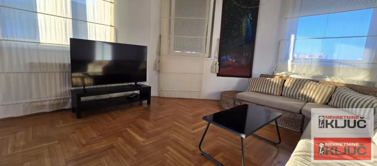 CENTAR IZDAJE SE DVOIPOSOBAN NAMEŠTEN STAN 4