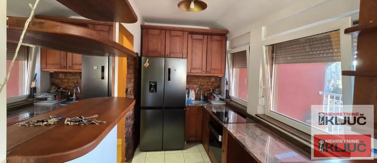 CENTAR IZDAJE SE DVOIPOSOBAN NAMEŠTEN STAN 5