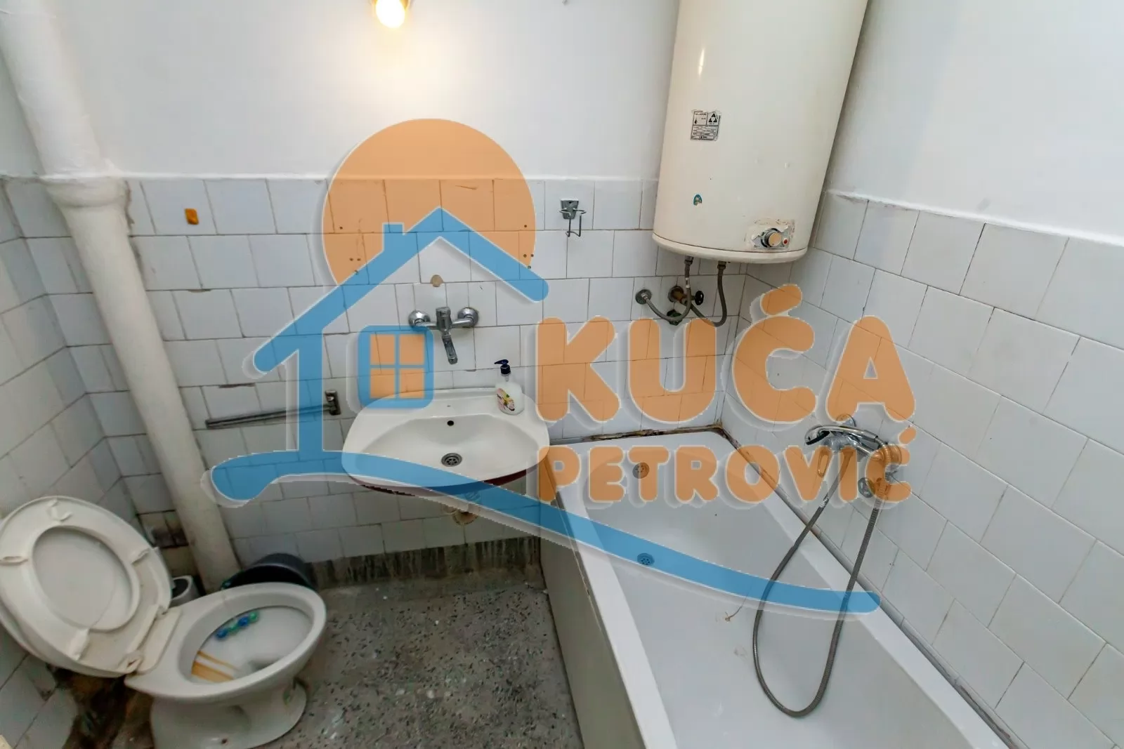 četvorosoban stan, 98 m2, Centar, Cara Dušana ID: p-015744 20