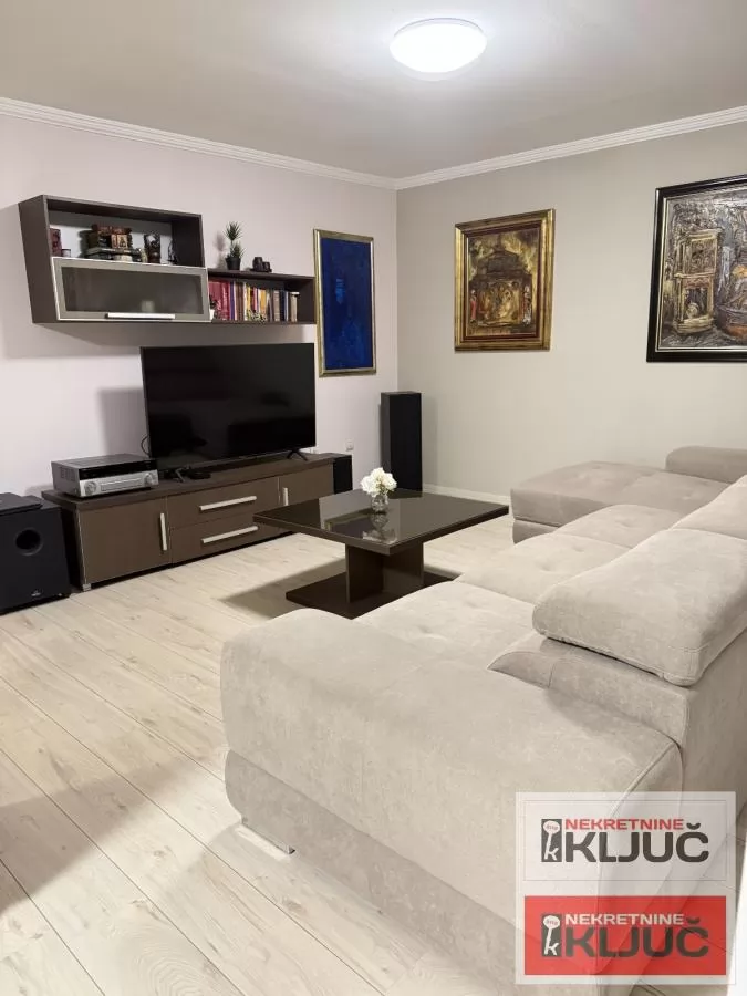 LIMAN 4, 78m2, Trosoban, Delimično renoviran 3