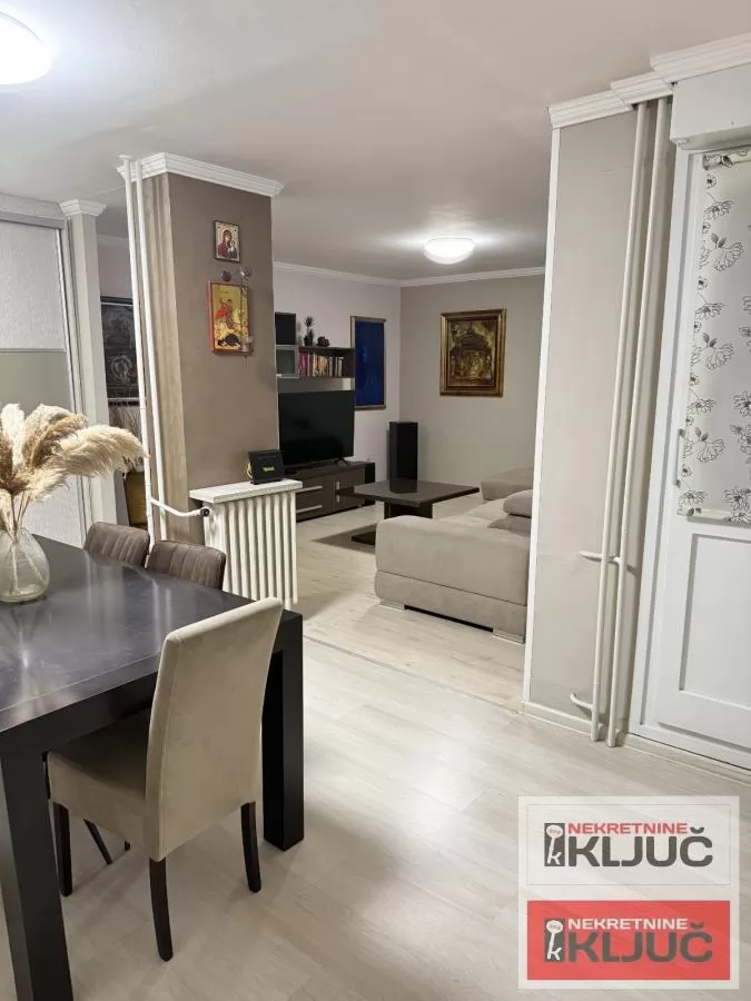 LIMAN 4, 78m2, Trosoban, Delimično renoviran 4