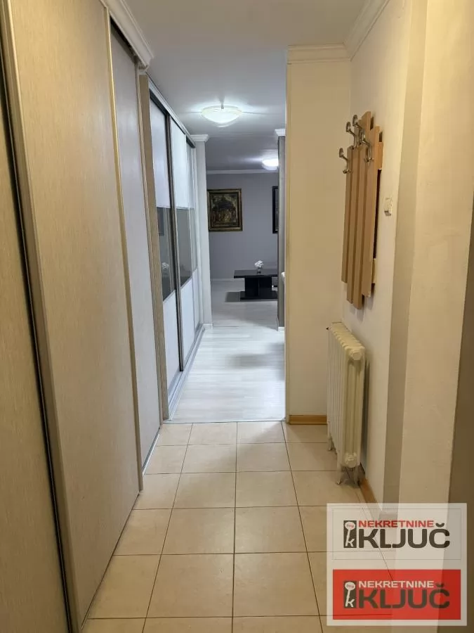 LIMAN 4, 78m2, Trosoban, Delimično renoviran 8