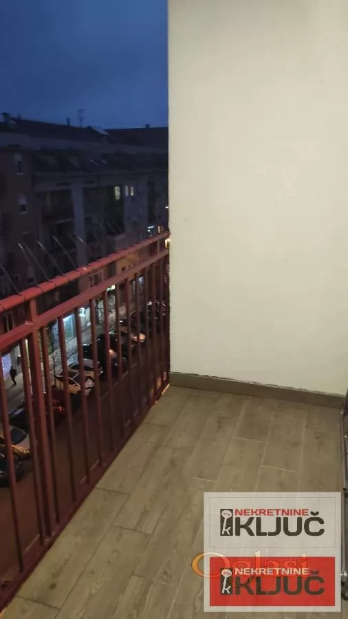 Odlicna garsonjera na Novoj detelinari 6
