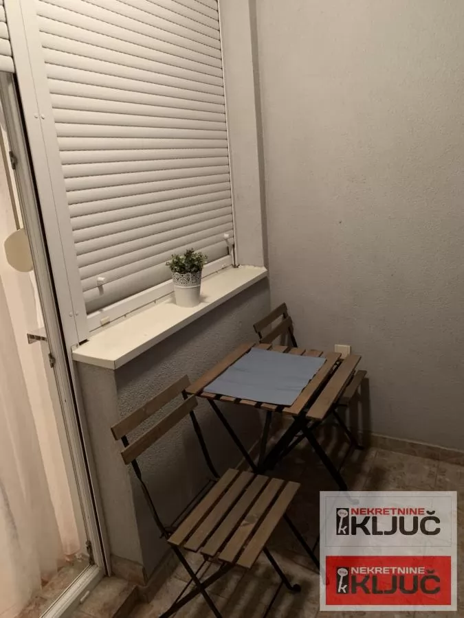 Odlicna garsonjera na Sajmu 4