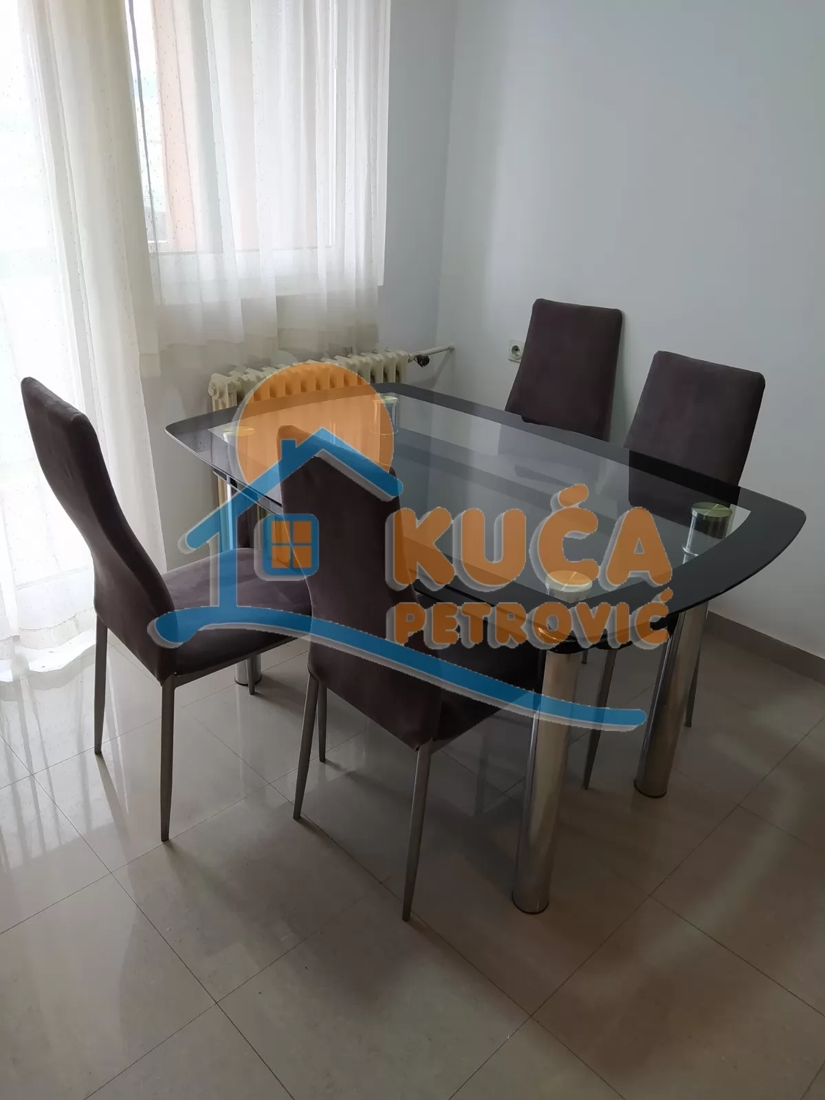 Trosoban stan, 80 m2, Obilićev Venac, Obilićev venac ID: i-04173 16