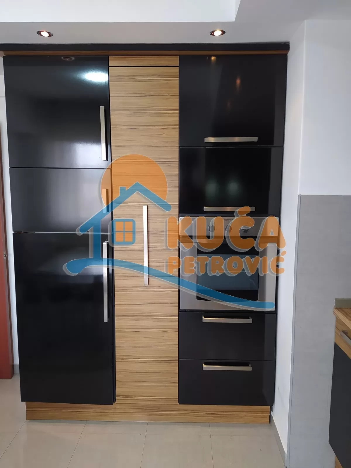 Trosoban stan, 80 m2, Obilićev Venac, Obilićev venac ID: i-04173 7