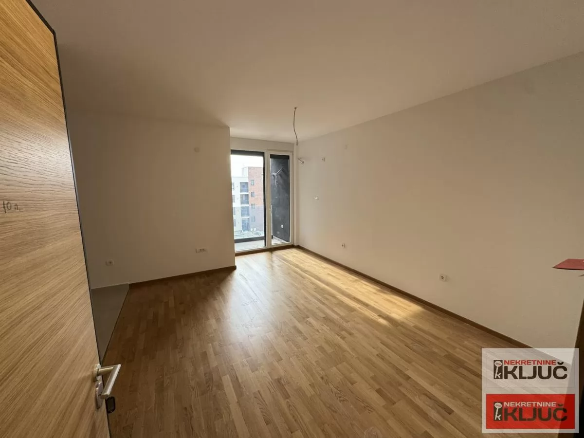 KOD SOMBORSKOG BULEVARA, 29m2, Garsonjera, Nova 2