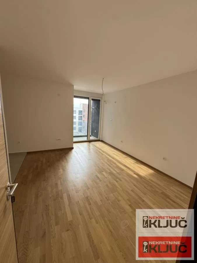 KOD SOMBORSKOG BULEVARA, 29m2, Garsonjera, Nova 4