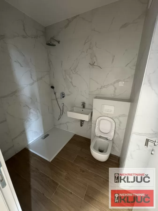 KOD SOMBORSKOG BULEVARA, 29m2, Garsonjera, Nova 6