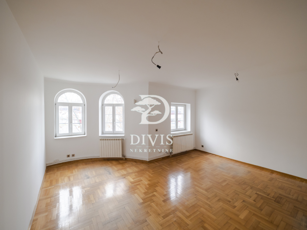 Ekskluzivna kuća kod Zvezdinog stadiona  480m2 1