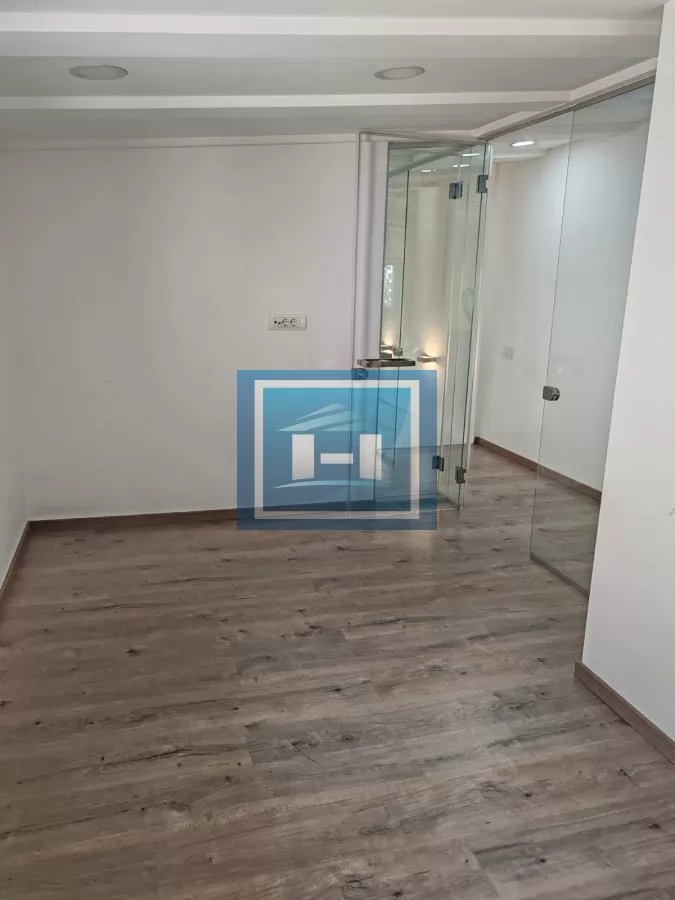 Botanicka bašta, 72m², renoviran 10