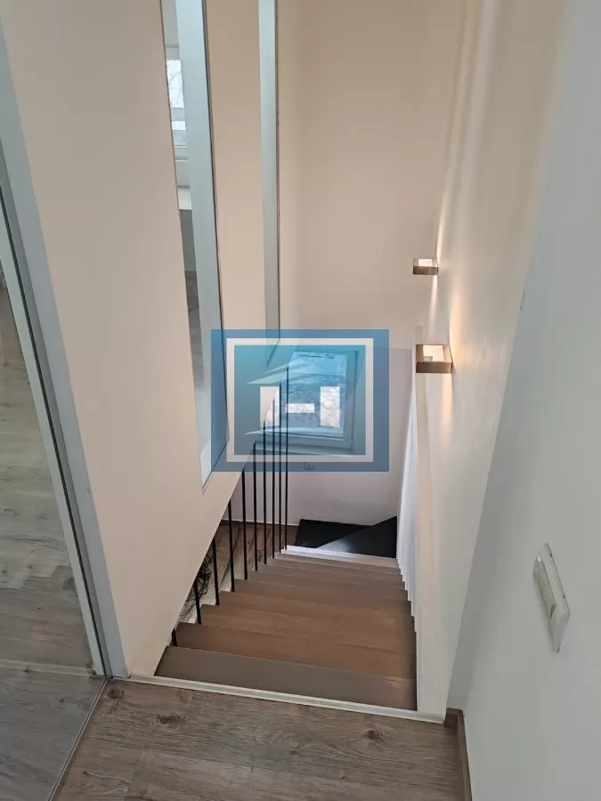 Botanicka bašta, 72m², renoviran 12