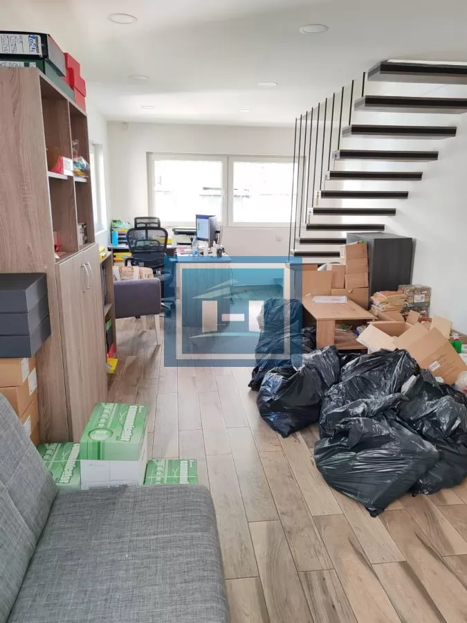 Botanicka bašta, 72m², renoviran 2