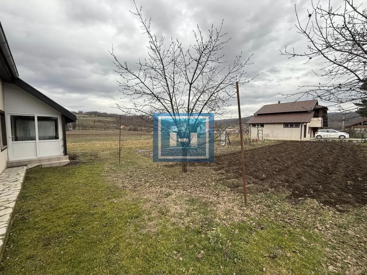 Dve kuće u Glavincima sa velikim imanjem -samo 8 km od grada 10