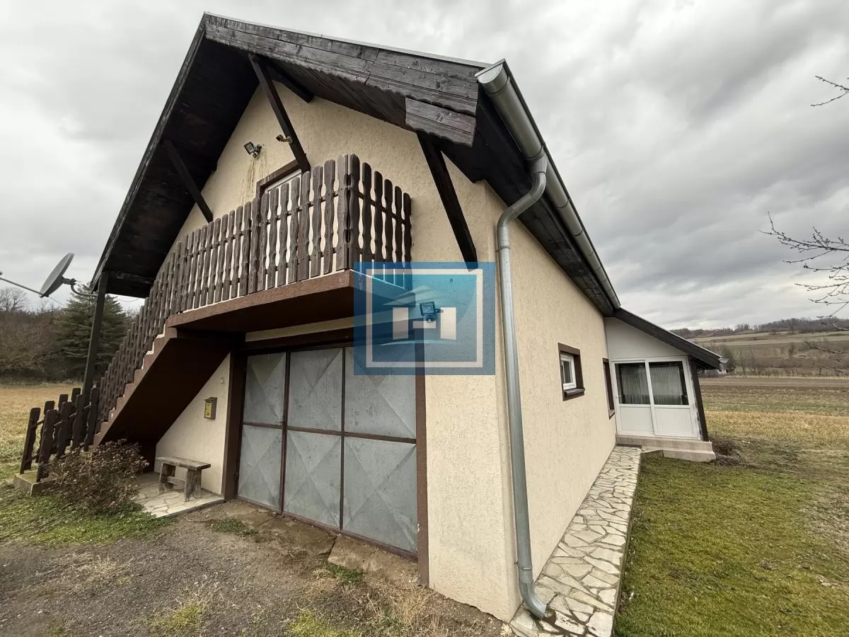 Dve kuće u Glavincima sa velikim imanjem -samo 8 km od grada 15