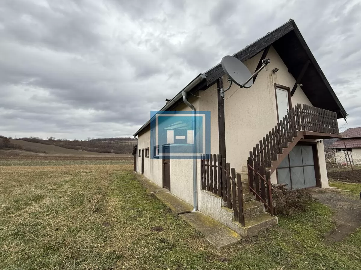 Dve kuće u Glavincima sa velikim imanjem -samo 8 km od grada 19