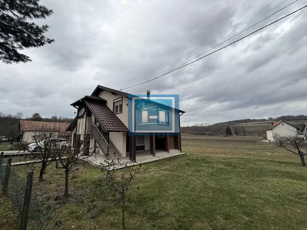 Dve kuće u Glavincima sa velikim imanjem -samo 8 km od grada 2