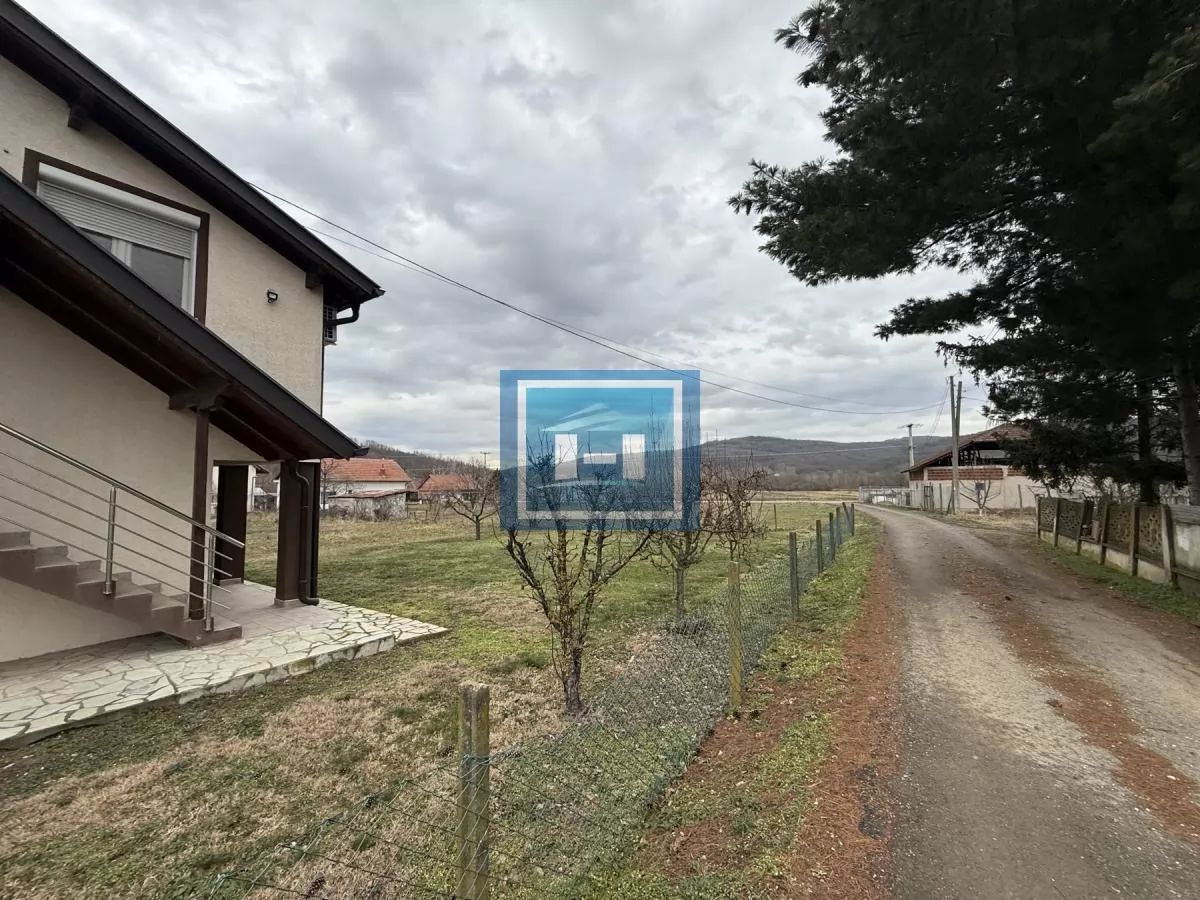 Dve kuće u Glavincima sa velikim imanjem -samo 8 km od grada 20