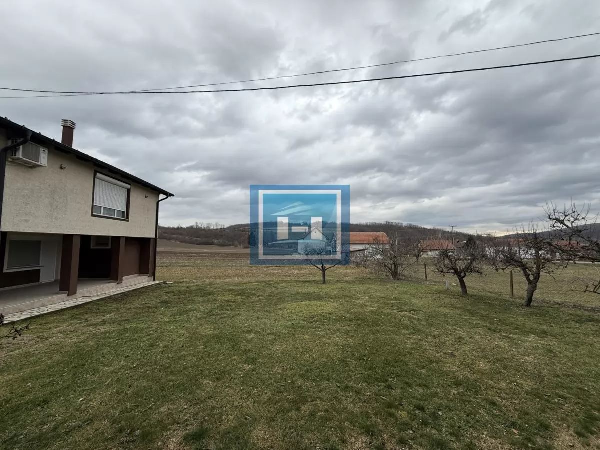 Dve kuće u Glavincima sa velikim imanjem -samo 8 km od grada 21