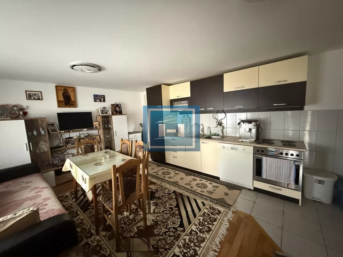 Dve kuće u Glavincima sa velikim imanjem -samo 8 km od grada 24