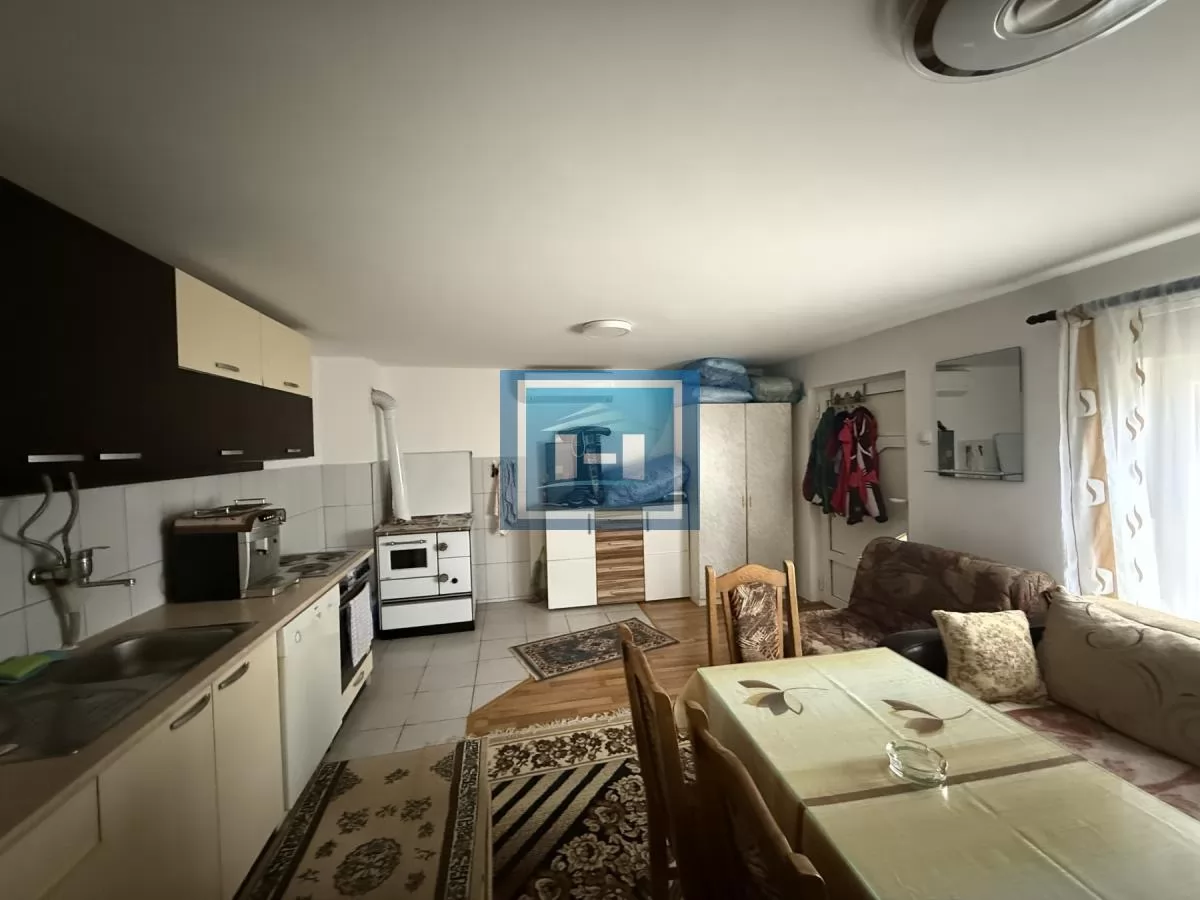 Dve kuće u Glavincima sa velikim imanjem -samo 8 km od grada 27