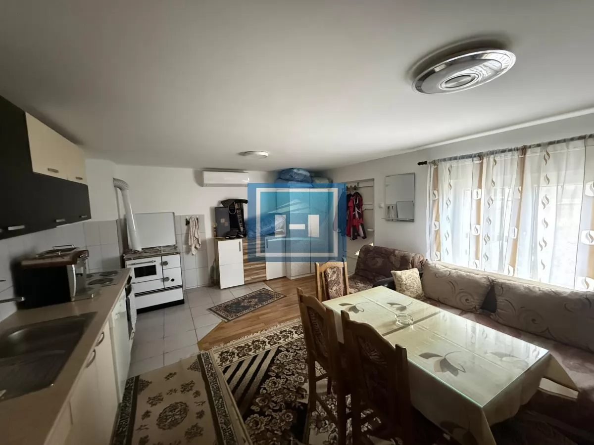 Dve kuće u Glavincima sa velikim imanjem -samo 8 km od grada 28