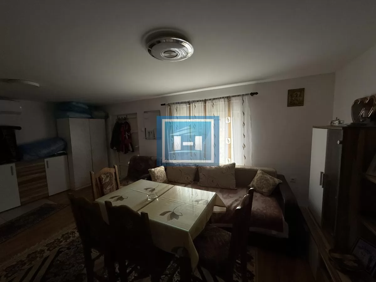 Dve kuće u Glavincima sa velikim imanjem -samo 8 km od grada 29