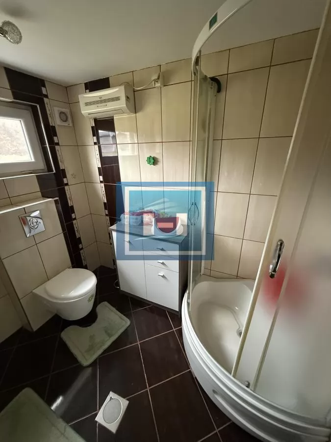 Dve kuće u Glavincima sa velikim imanjem -samo 8 km od grada 32