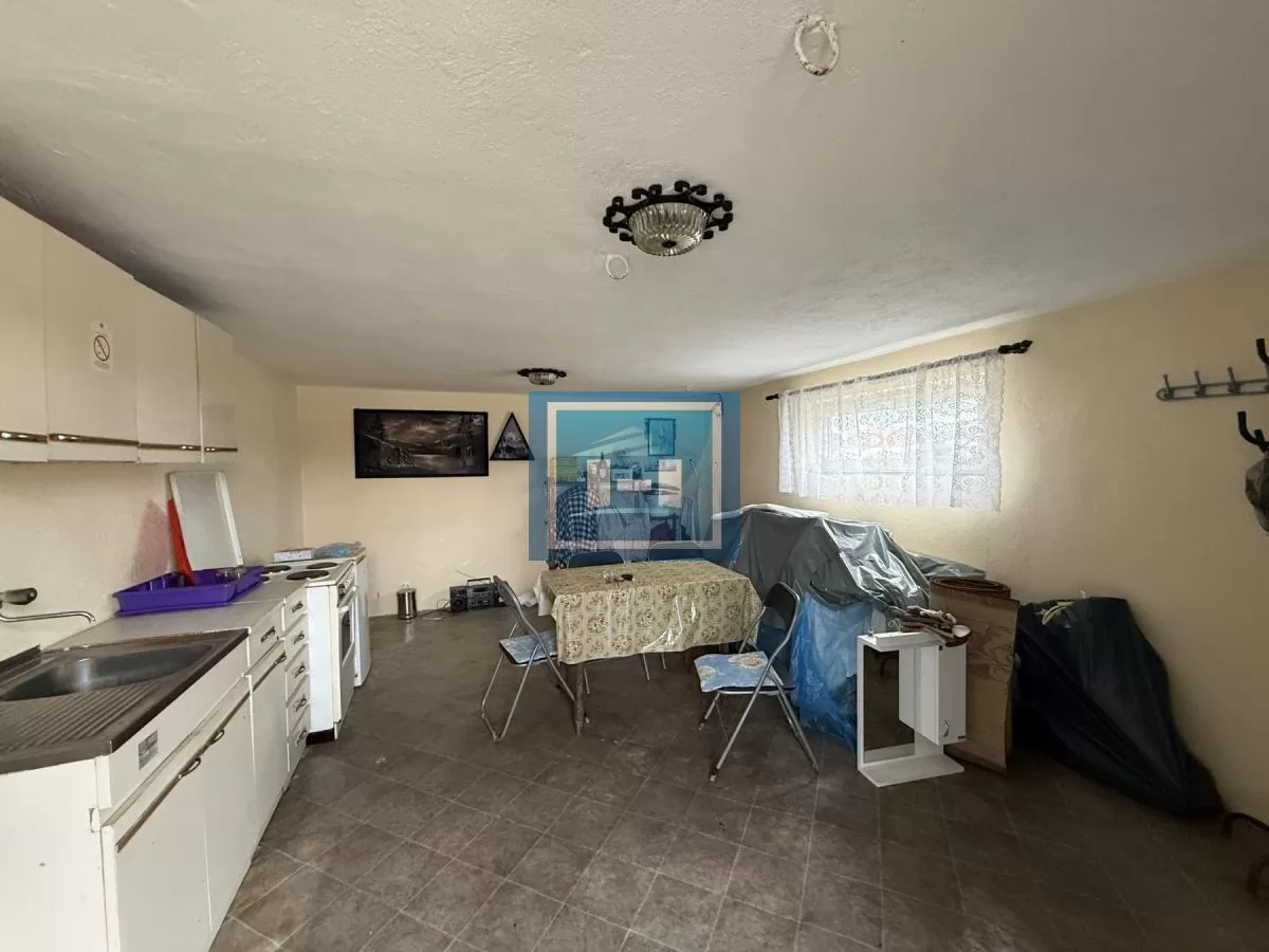 Dve kuće u Glavincima sa velikim imanjem -samo 8 km od grada 37