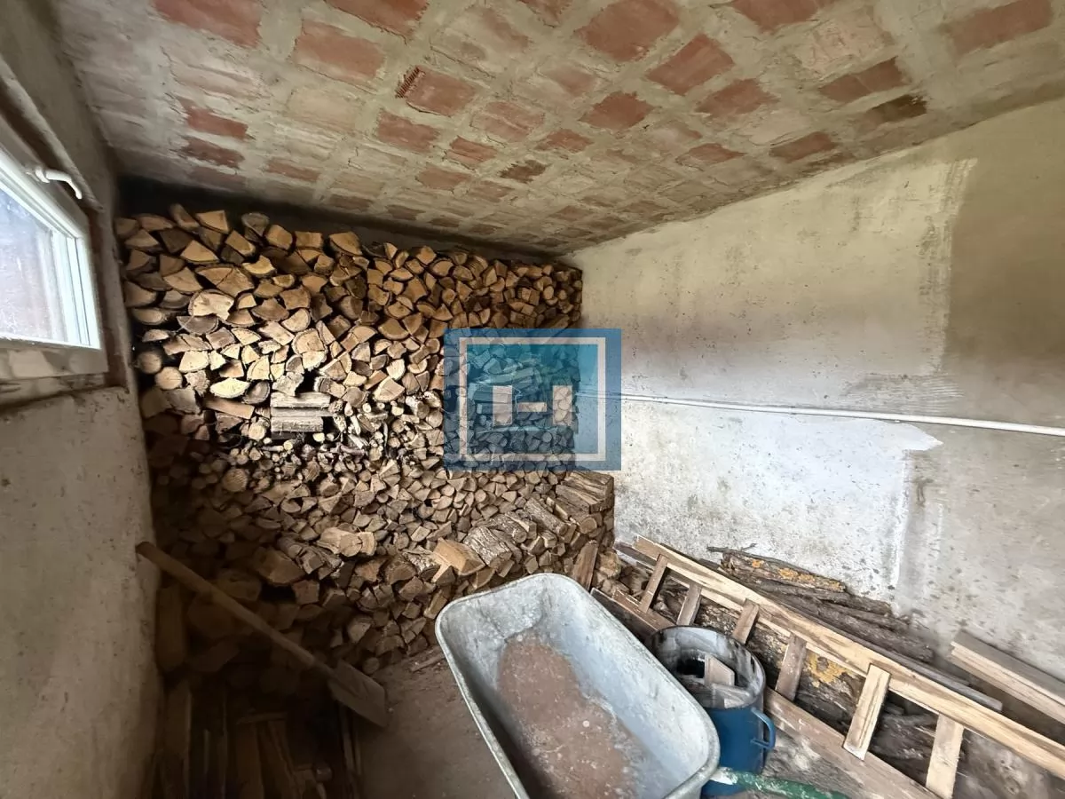 Dve kuće u Glavincima sa velikim imanjem -samo 8 km od grada 39