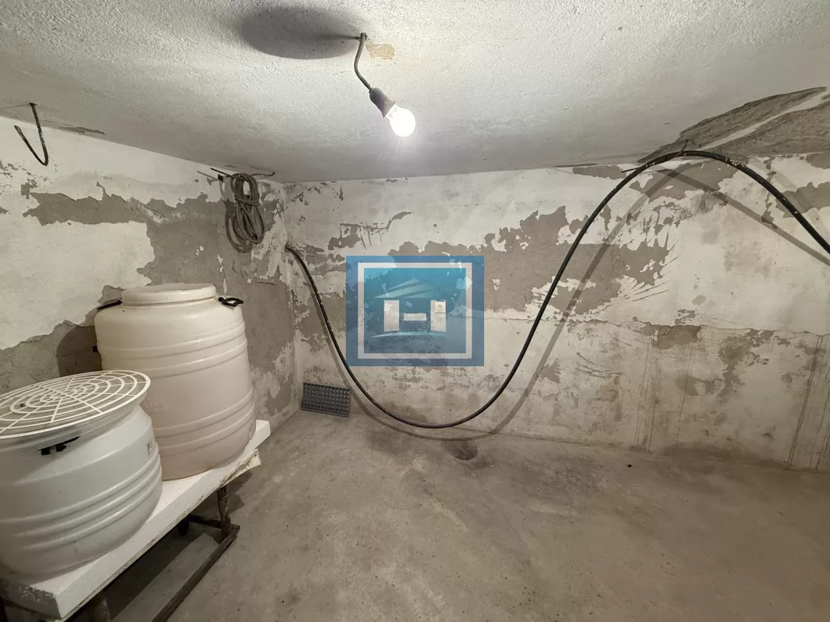 Dve kuće u Glavincima sa velikim imanjem -samo 8 km od grada 43