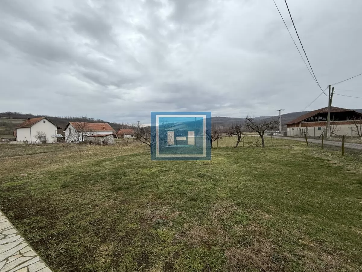 Dve kuće u Glavincima sa velikim imanjem -samo 8 km od grada 45